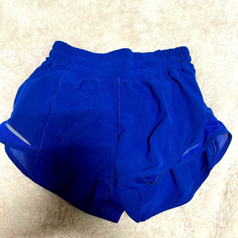 lululemon hotty hot shorts 2.5 in